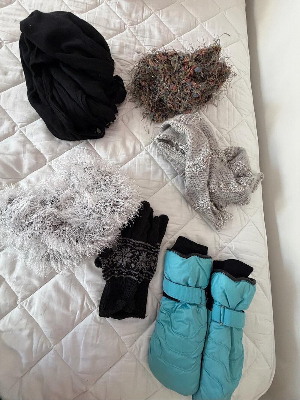 🗽Bundle Warm Weather Scarves, Mittens, Winter Gloves
